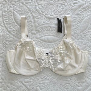 Soma Ivory Floral Lace Bra Size 38C NWT